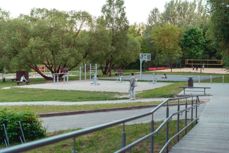 Vilnius kviečia vasarą ilsėtis aktyviai: pasižvalgykite po sporto aikšteles sostinės paplūdimiuose 