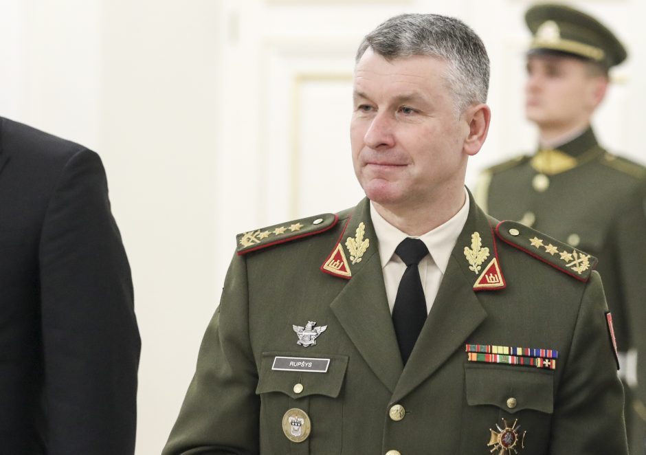 Kariuomenės vadas padėkojo JAV generolui už jų karių buvimą Lietuvoje per „Zapad“