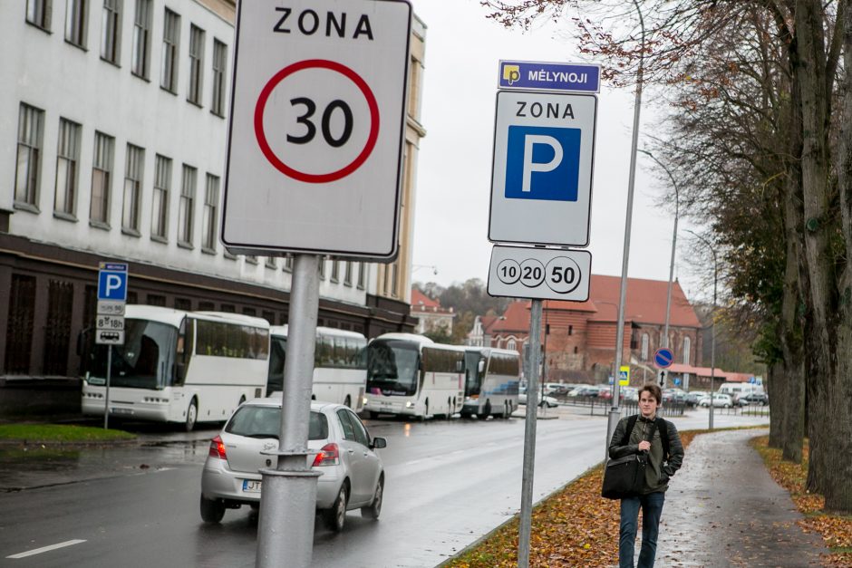 Kaunietis apie mokamo automobilių parkavimo zonas Kaune: vyksta žmonių kvailinimas