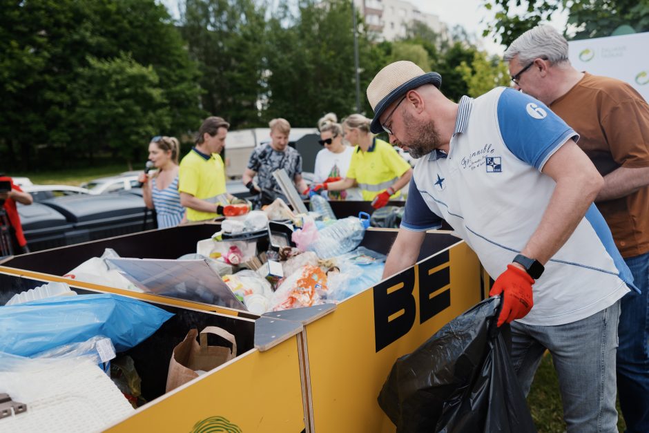 „Kauno švara“ ir „Žaliasis taškas“ tyrė kauniečių plastiko ir metalo pakuočių atliekų konteinerį