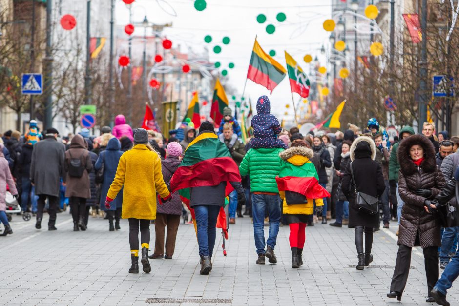 Tūkstančiai žmonių dalyvavo šventinėje Kovo 11-osios eisenoje