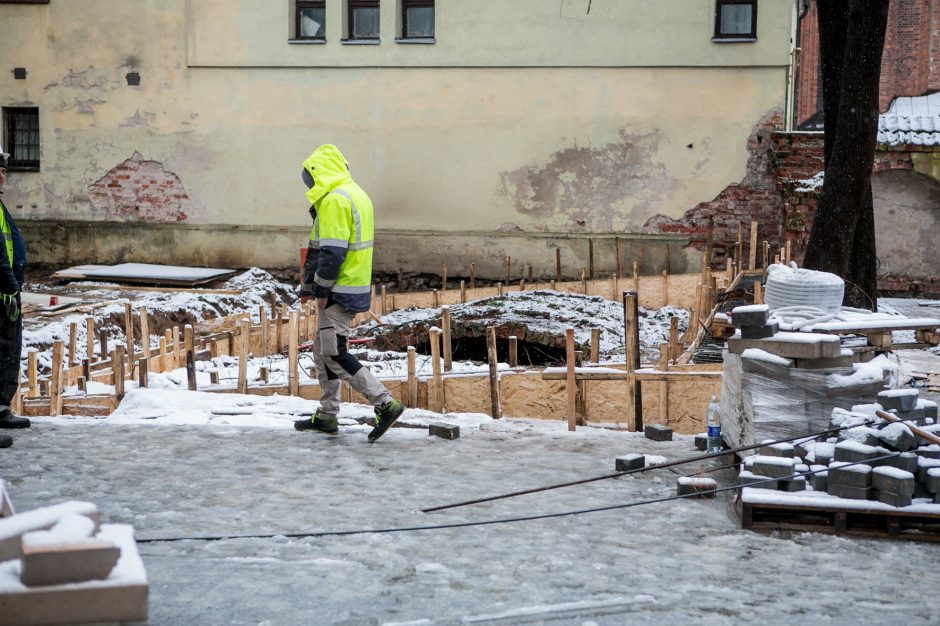 „Marijos radijo“ kiemą kertantys kauniečiai jaučiasi nesaugiai: tik žingsnis iki nelaimės?