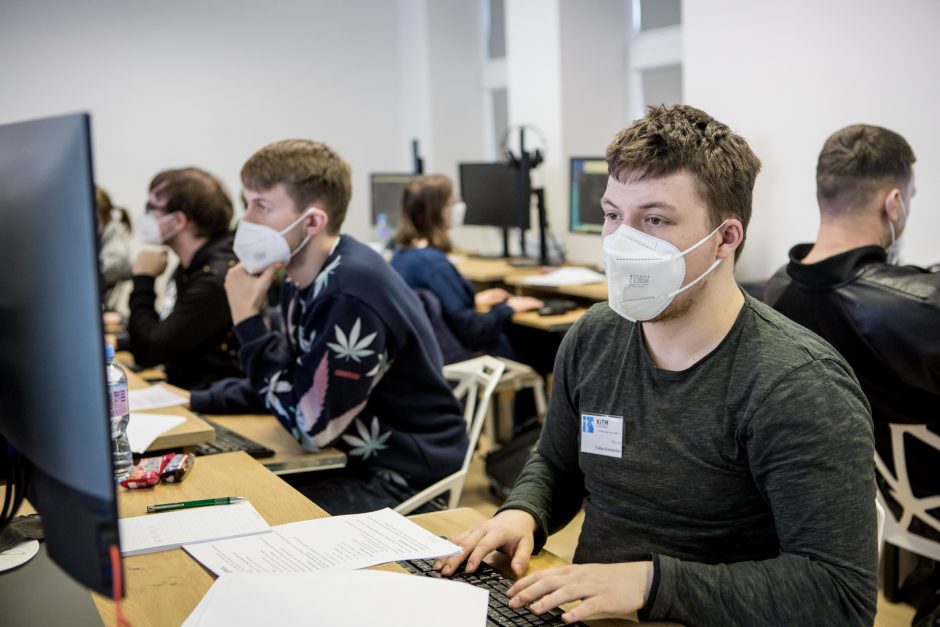 Būsimieji programuotojai Kaune varžosi meistriškumo konkurse