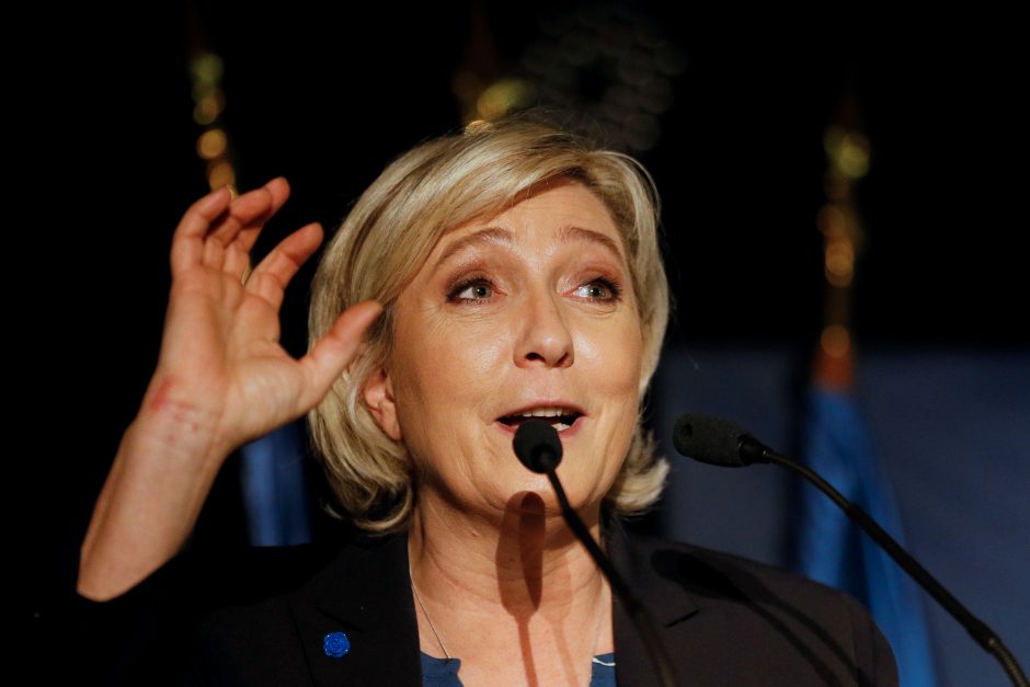Dėl vaizdų „Twitter“ panaikinta Prancūzijos politikės neliečiamybė