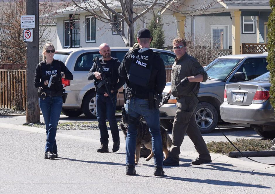 Kanados vakaruose nušauti keturi žmonės, žudikas pažinojo aukas