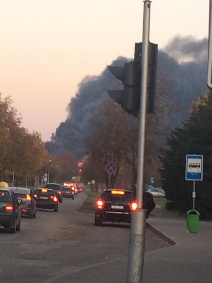 Didžiulis gaisras Alytų paskandino dūmuose: evakuotas reabilitacijos centras