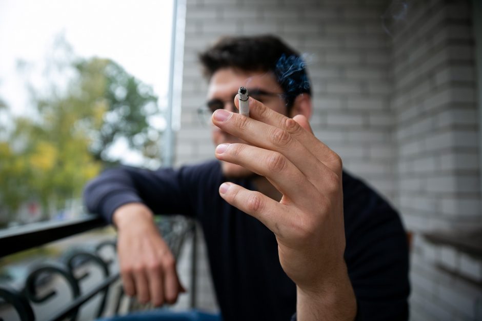 Draudimas rūkyti balkonuose: daugiausiai baudų jau gavo kauniečiai