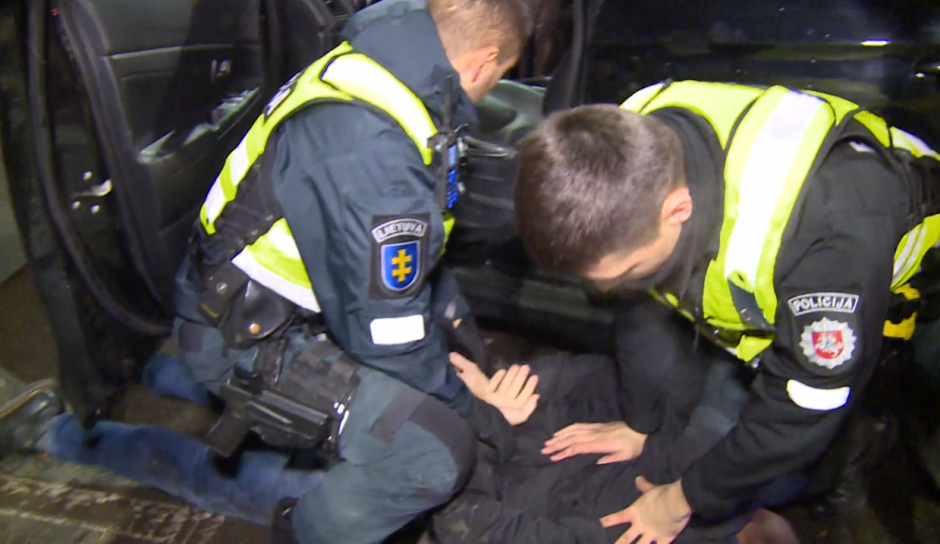 Kauno eglės padegėjas atsidūrė Temidės rankose, tačiau ši didelio pasirinkimo neturi