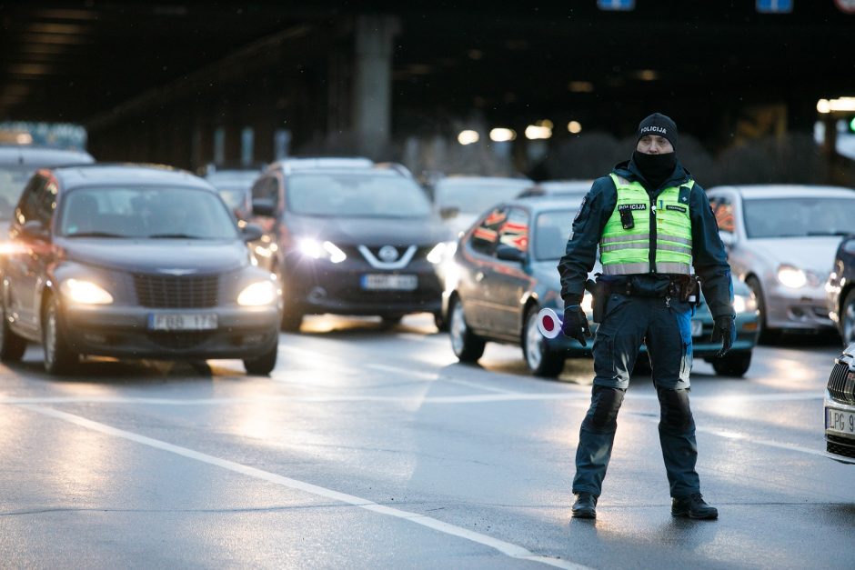 Pričiuptas: Karaliaus Mindaugo prospektu BMW skriejo 146 km/val. greičiu