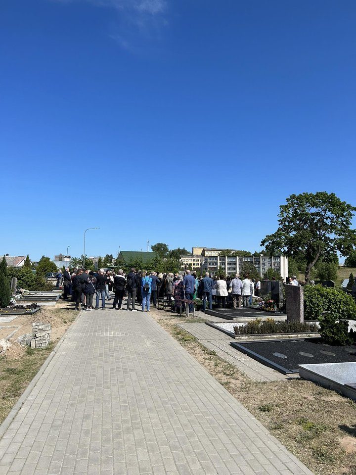 Netikėtai miręs jaunas LNK žurnalistas išlydėtas į paskutinę kelionę