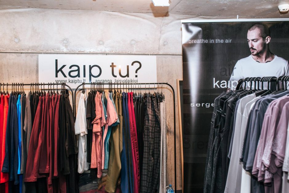 „Fashion bazaar“ išpirktuvėse – net 200 dalyvių ir stilingi kainų medžiotojai