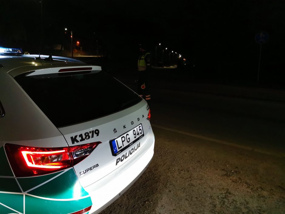 Kauno policijos savaitės apibendrinimas: įkliuvo 17 beteisių vairuotojų ir 101 pėsčiasis