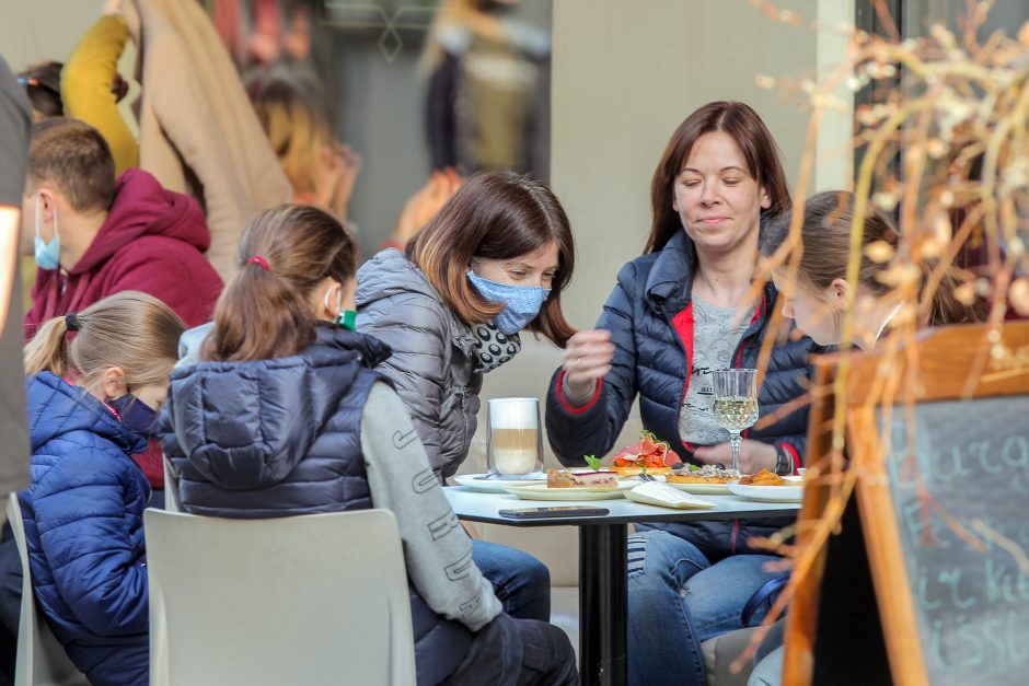 Pirmiausiai į kirpyklą, o tada – į lauko kavines