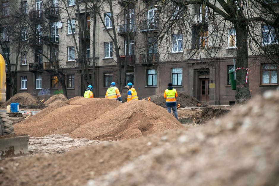 Karaliaus Mindaugo prospekte – nauja automobilių aikštelė