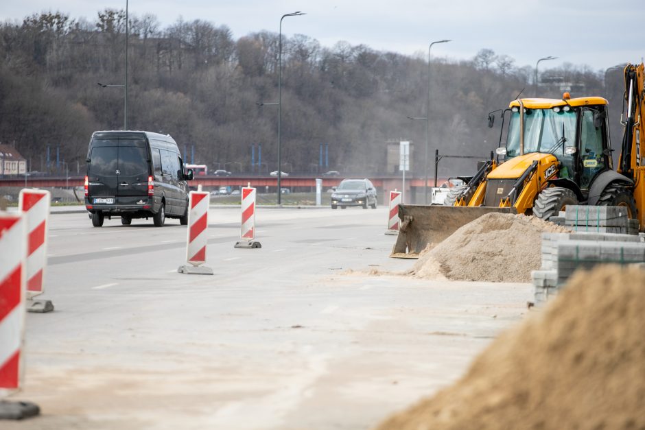 Karaliaus Mindaugo prospekte – eismo chaosas: avarinės situacijos ir vairuotojų barniai