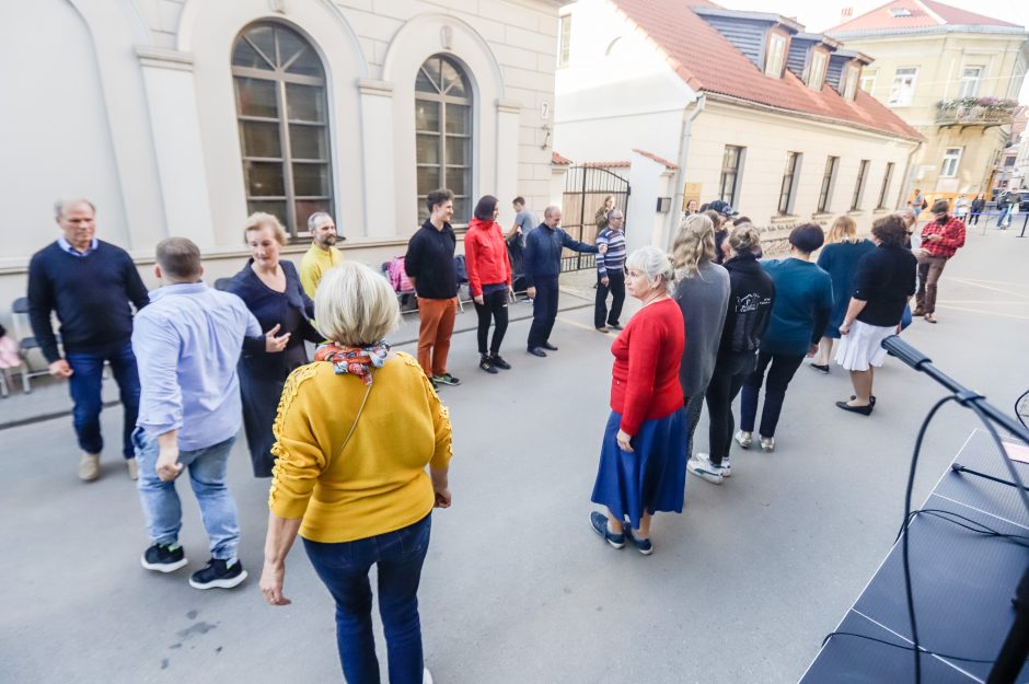 Šokanti L. Zamenhofo gatvė: ilgametę tradiciją pandemija pakoregavo, bet nenutraukė