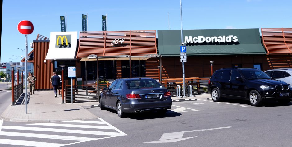 Apkarto pusryčiai „McDonald'e“: už aikštelėje praleistą pusvalandį – 30 eurų 