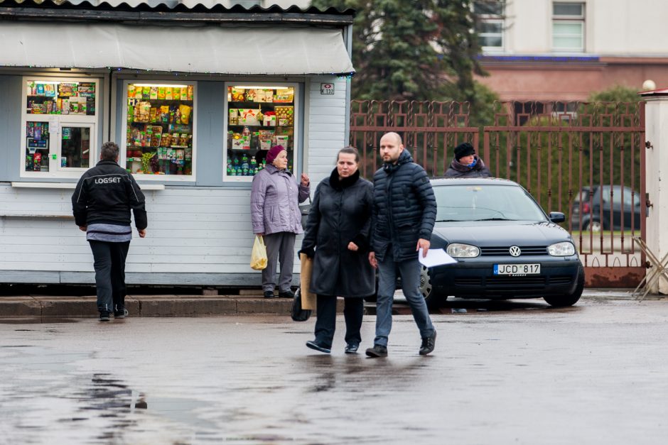 Iš troleibuso išlaipinta kaunietė: eismo organizavimas prie Klinikų – baisus