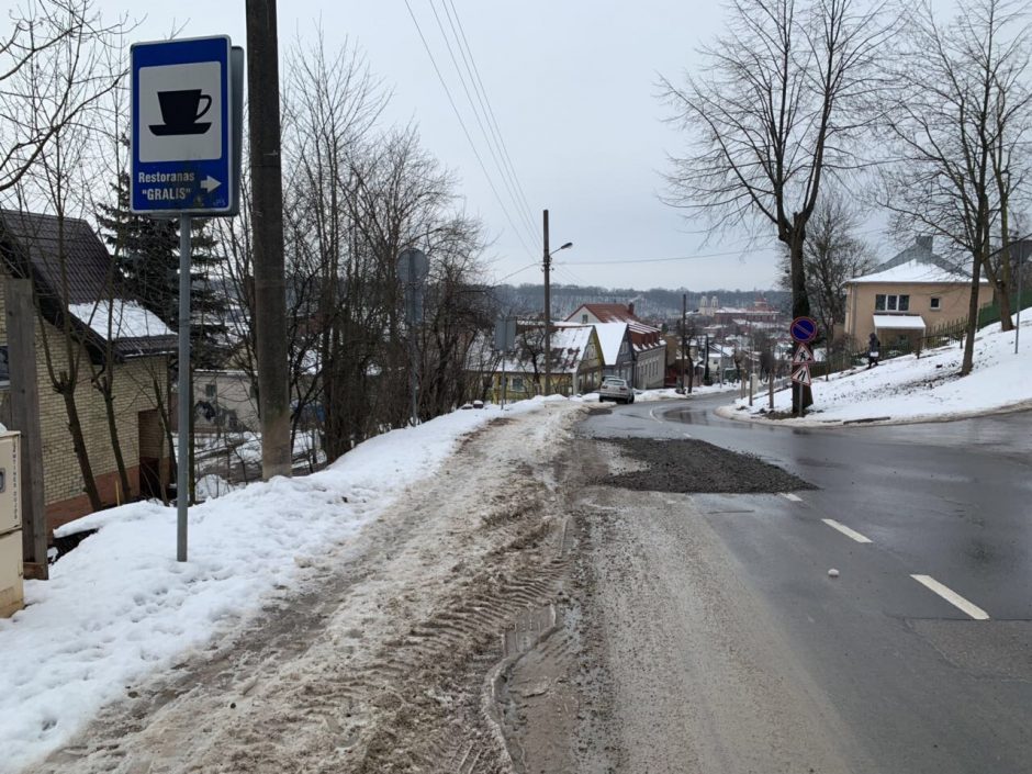 Peikia darbus: po metų gatvėje – vėl duobės