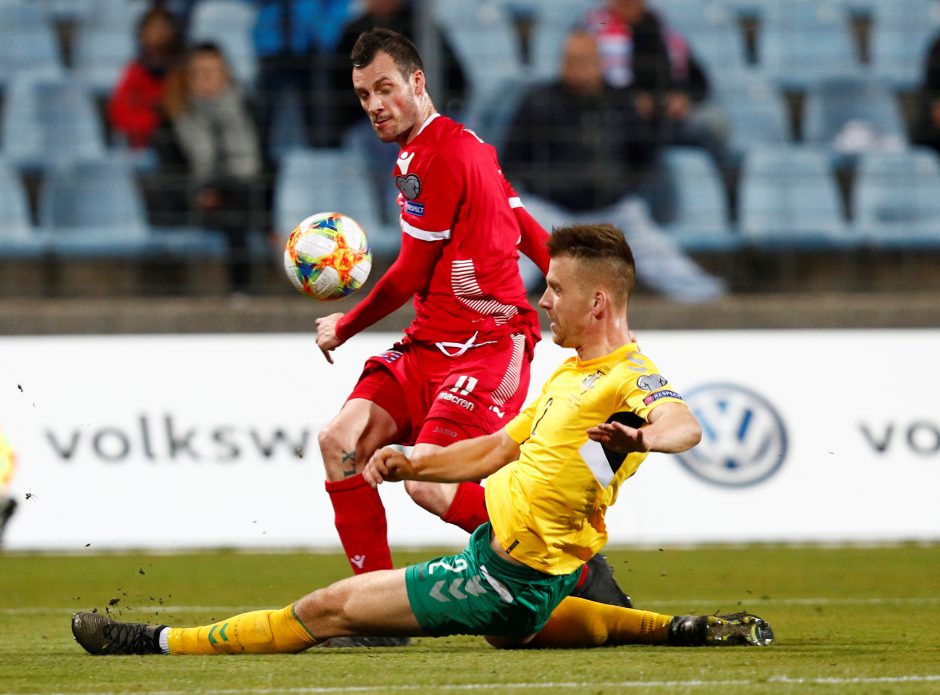 Lietuvos futbolininkai savo aikštėje sieks revanšo