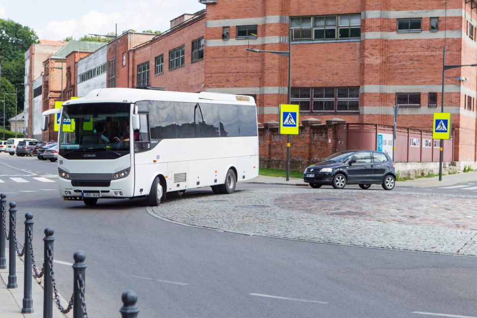 Autobusų vairuotojams taisyklės negalioja?