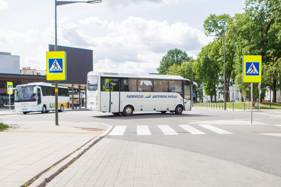 Autobusų vairuotojams taisyklės negalioja?