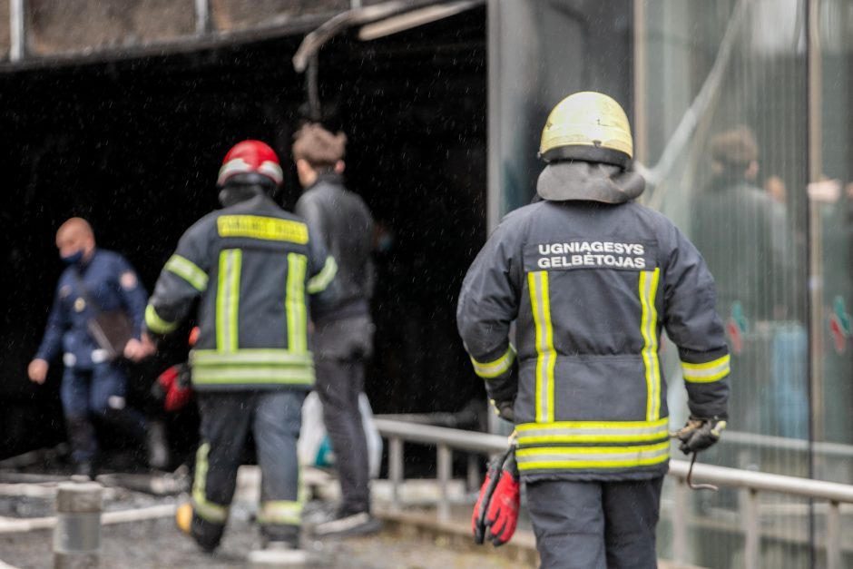 Vaikų išdykavimas Kauno mokykloje baigėsi gaisru – teko evakuoti 40 žmonių