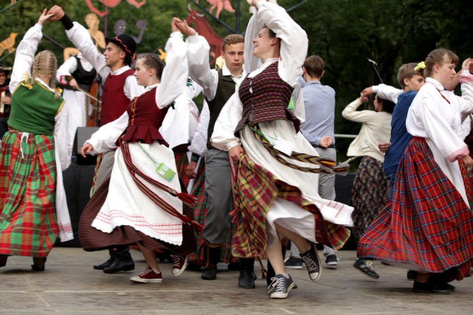 Tradicinis šokis ir vėl įsuks visą Lietuvą