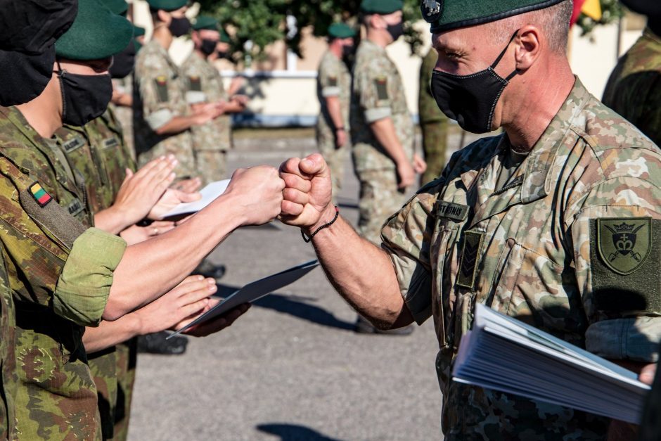 Koronaviruso pandemija paveikė ir kariuomenės darbą: teko keisti įprastinę tvarką