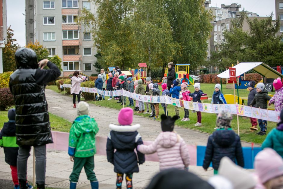 Tūkstantis „Ačiū“ – rekordinis mažųjų kauniečių sveikinimas mokytojams