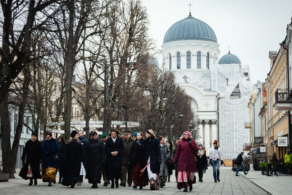 D. Nausėdienė karininkų šeimų moterų sąjungai dėkojo už paramą Ukrainos kariams