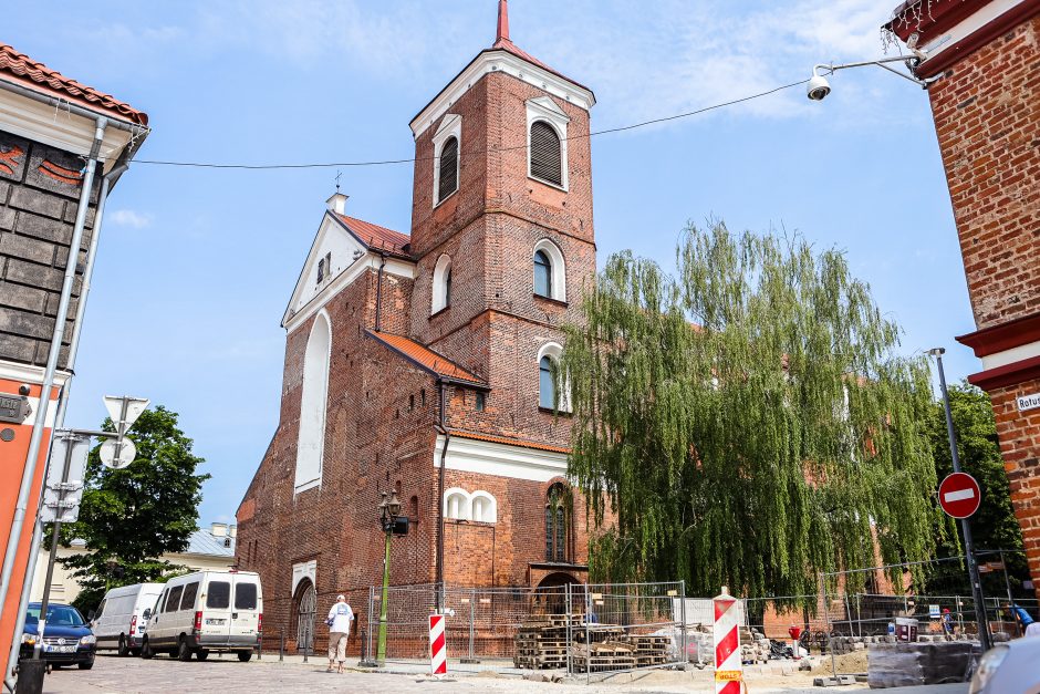 Lietuva pamiršo Maironį? Per 90-ąsias mirties metines poeto kapas Kaune liko tuščias