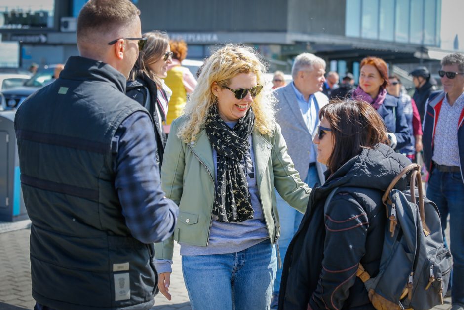 Neringoje atidarytas Šlovės takas, jį papildė penkių atlikėjų delnų įspaudai