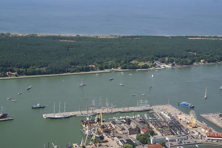 Klaipėdos uoste sulaikytas laivavedys, jachtą su keleiviais plukdęs girtas