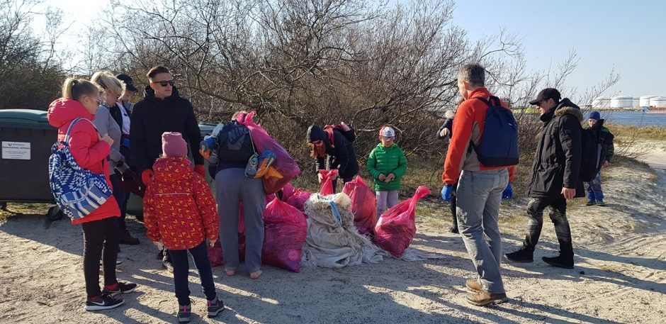 Buriuotojai pajūryje surinko daugiau nei 250 kg šiukšlių