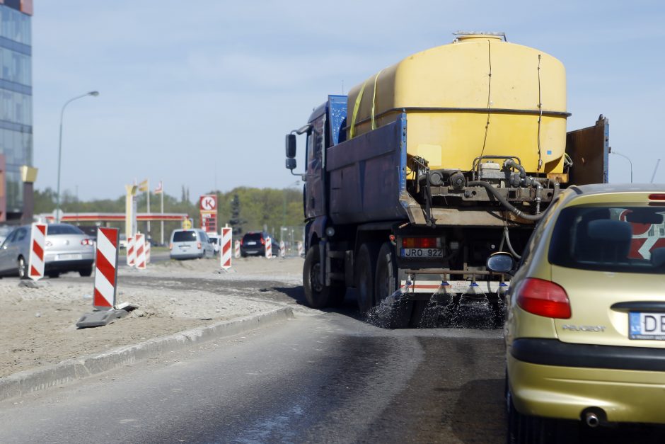 Taršą uostamiestyje nuslopino vandeniu