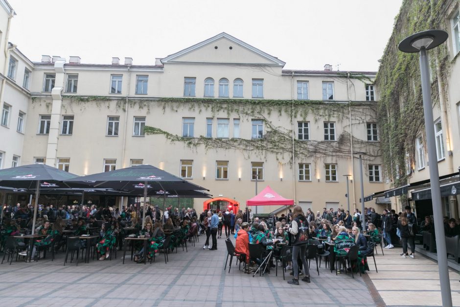 Trečiadienio vakarą – šimtmečio Dainų šventės dūzgės sostinėje