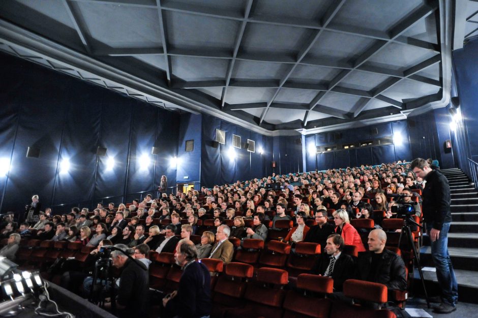 Kino teatrai įtariami derinę bilietų kainas