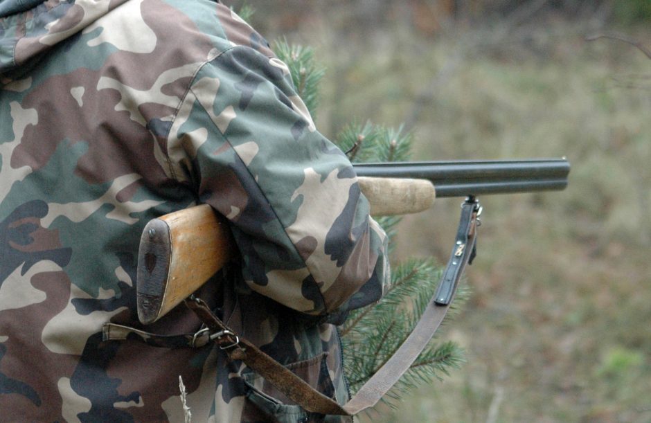 Vilniuje iš buto pavogtas šautuvas, šoviniai ir medžioklės įranga