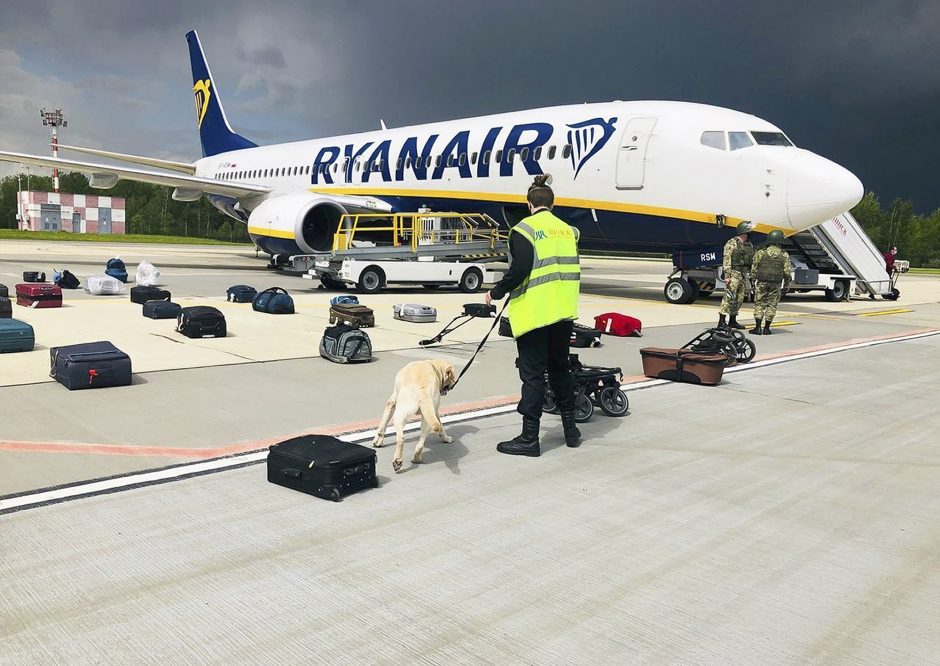 Po priverstinio „Ryanair“ lėktuvo nutupdymo ES sutarė dėl naujų sankcijų Baltarusijai