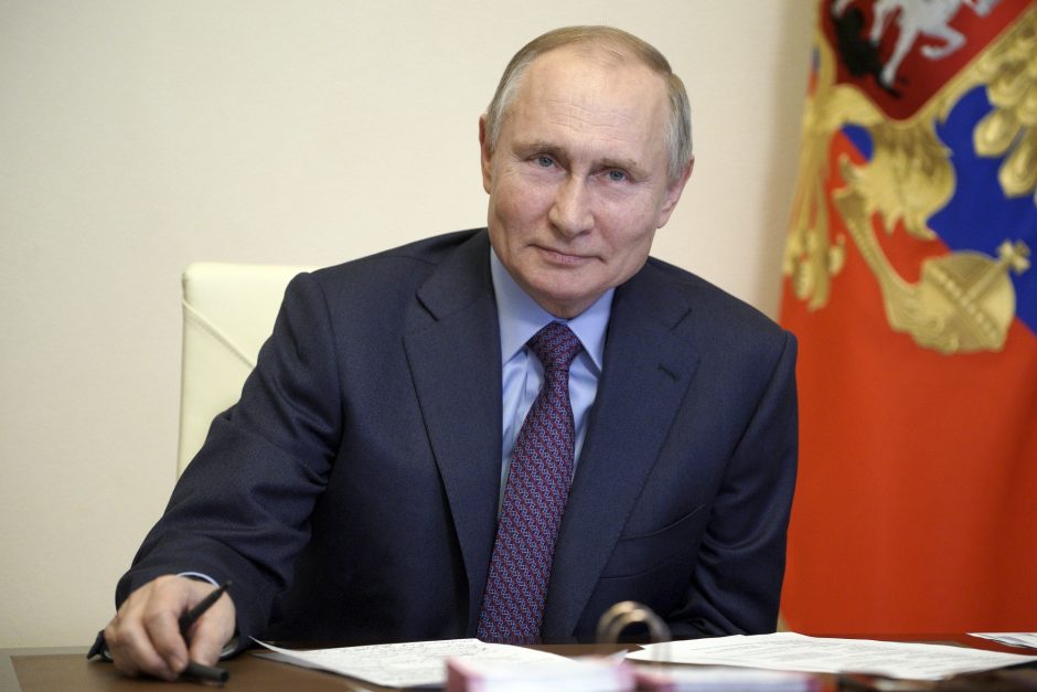 Kremlius: V. Putinas bus paskiepytas privačiai
