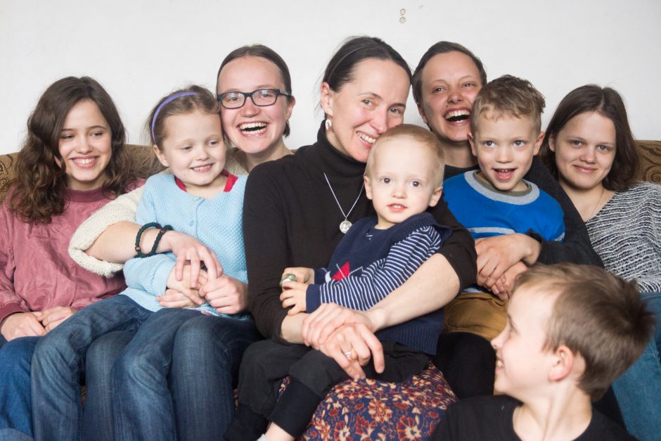 Aštuonių vaikų mama: didelei šeimai reikia ir didelės meilės, ir didelės drąsos