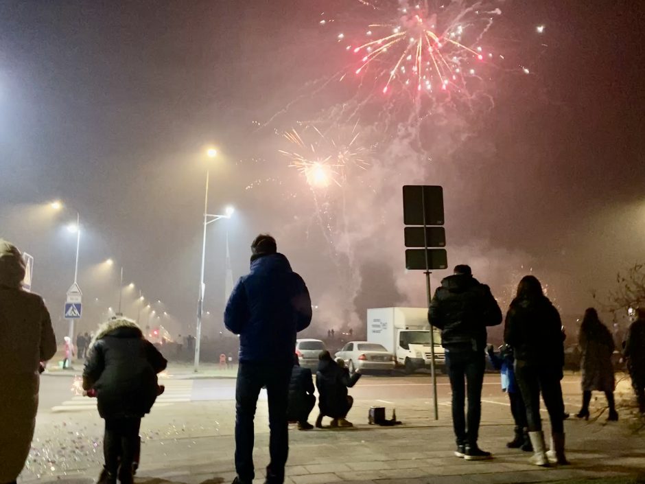 Įsigaliojo įstatymo pakeitimai dėl fejerverkų: paaugliai „bambioškių“ įsigyti negalės