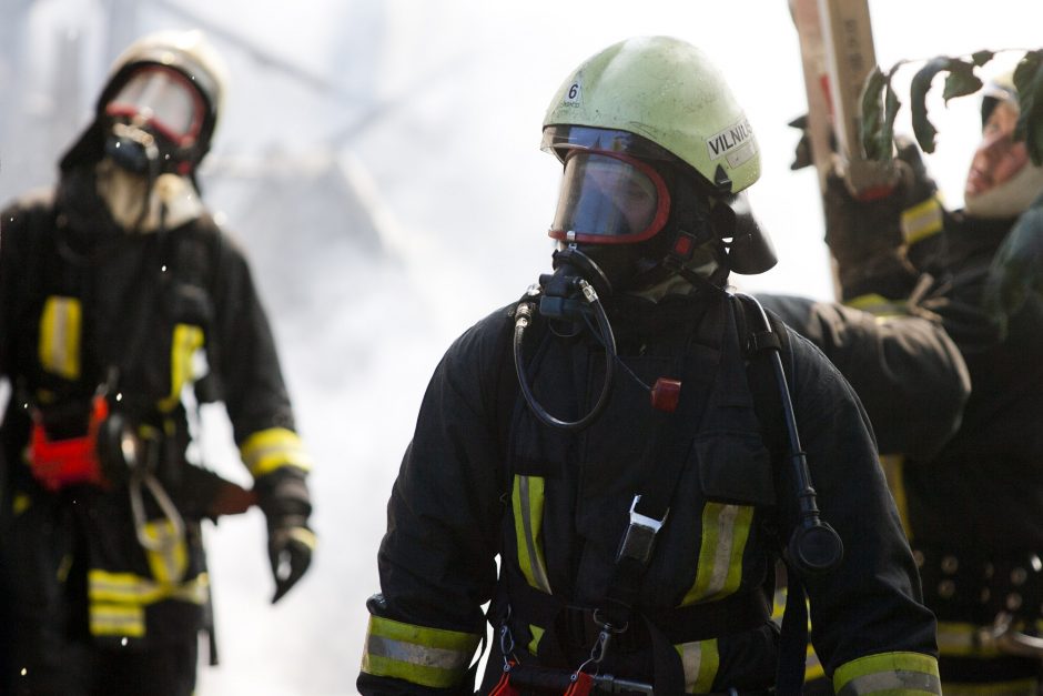 Vilniuje pranešta apie gaisrą gamybiniame pastate