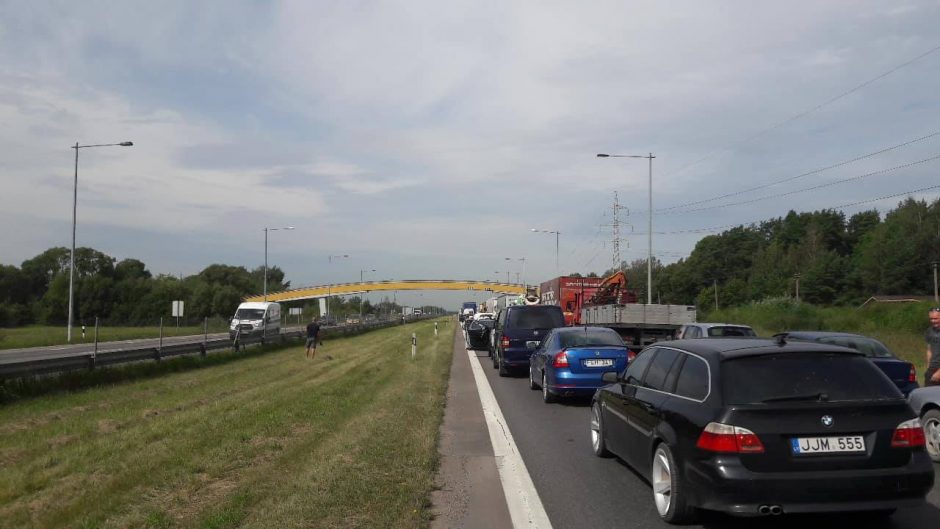 Chaosas Autostradoje Dvi Avarijos Paralyziavo Eisma Kl Lt