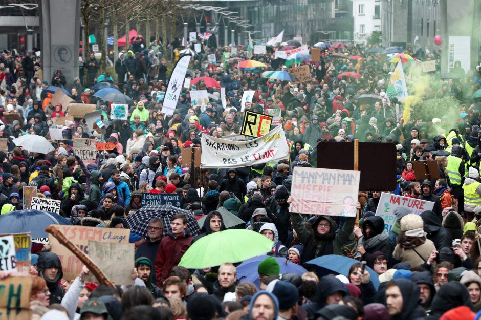 70 tūkst. žmonių Briuselyje dalyvavo demonstracijoje už klimato apsaugą