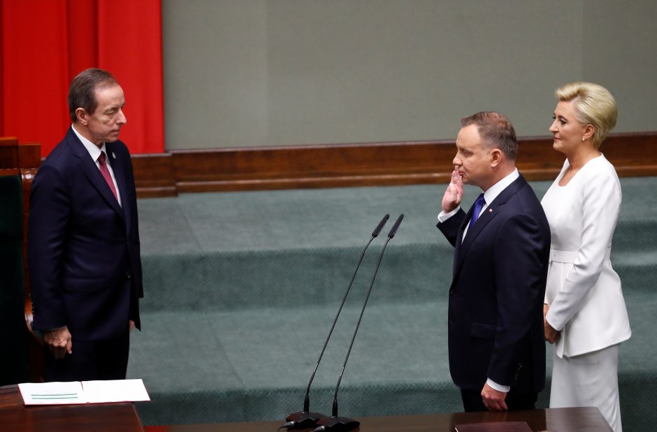 Lenkijos prezidentu antrai kadencijai prisaikdintas A. Duda