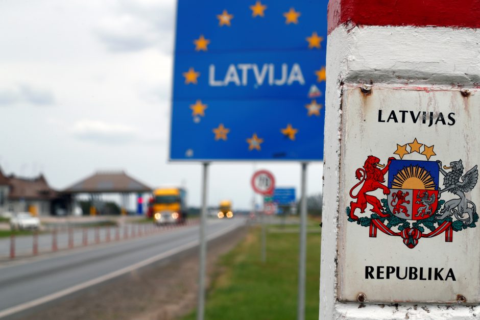 Latvija nuo pirmadienio griežčiau kontroliuos atvykstančiuosius