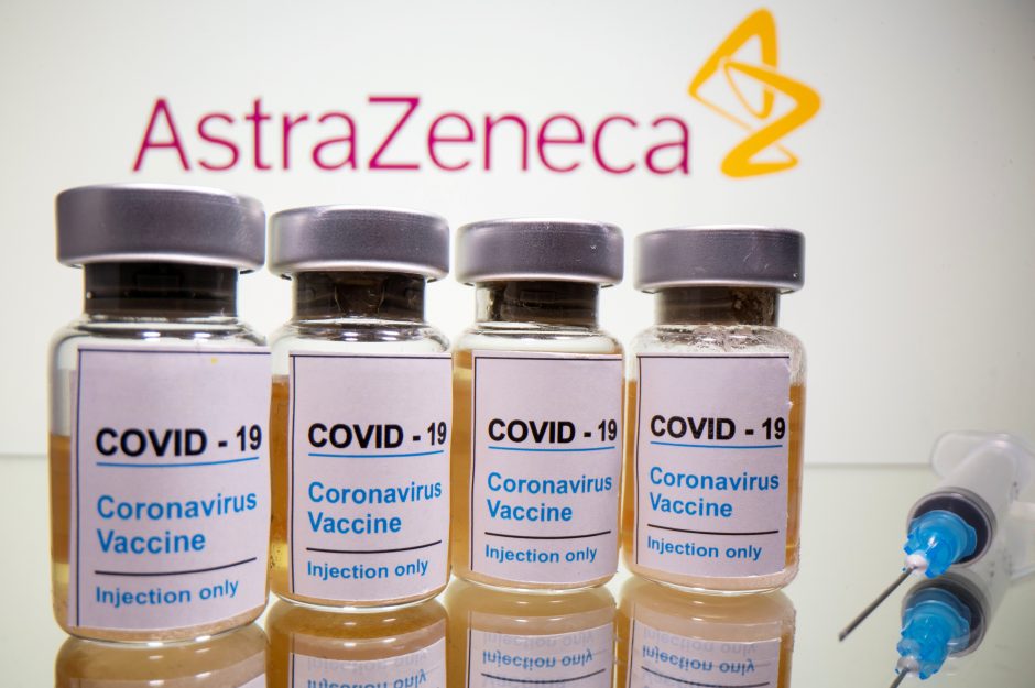„AstraZeneca“ planuoja atlikti papildomų tyrimų dėl vakcinos nuo COVID-19