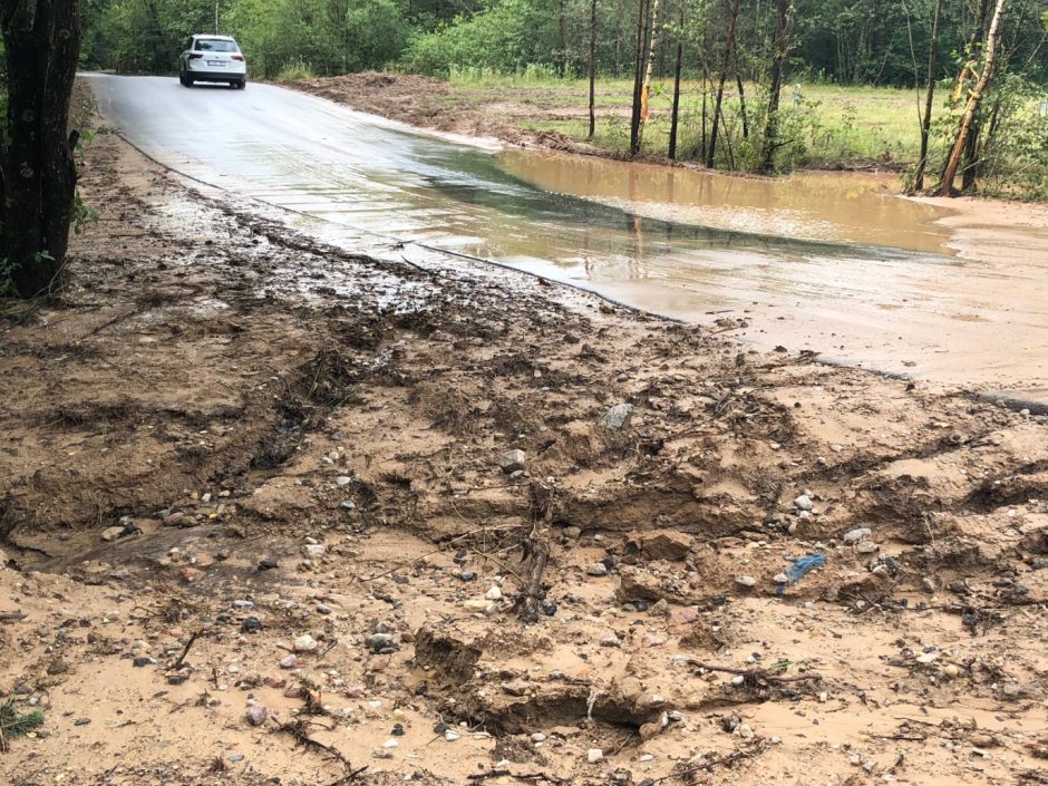 Apie gatvių duobes ir broką sostinės vadovai kalbėti nenori